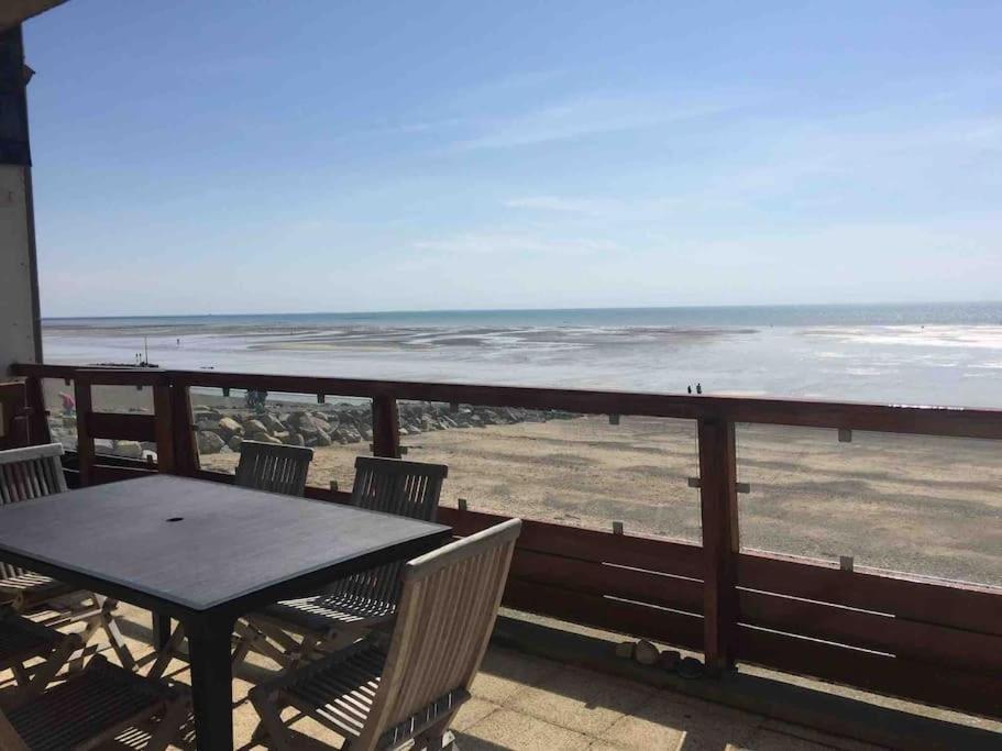 Les Iles Vue Sur Mer Егон-Кутанвил Екстериор снимка