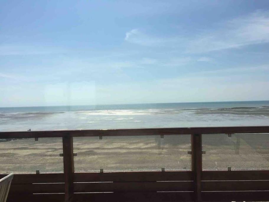 Les Iles Vue Sur Mer Егон-Кутанвил Екстериор снимка