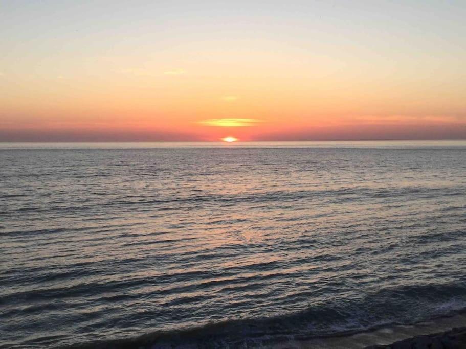 Les Iles Vue Sur Mer Егон-Кутанвил Екстериор снимка