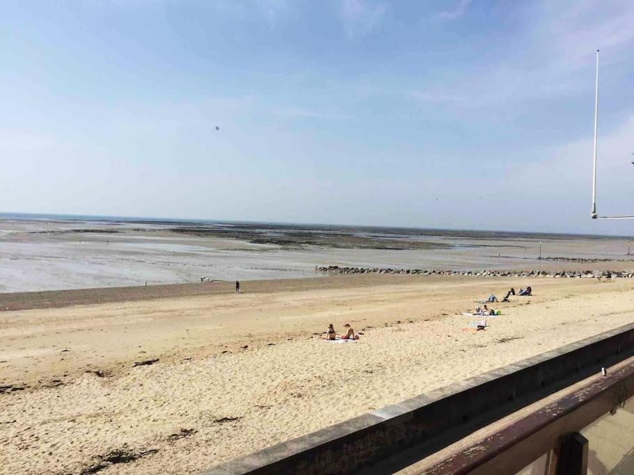 Les Iles Vue Sur Mer Егон-Кутанвил Екстериор снимка